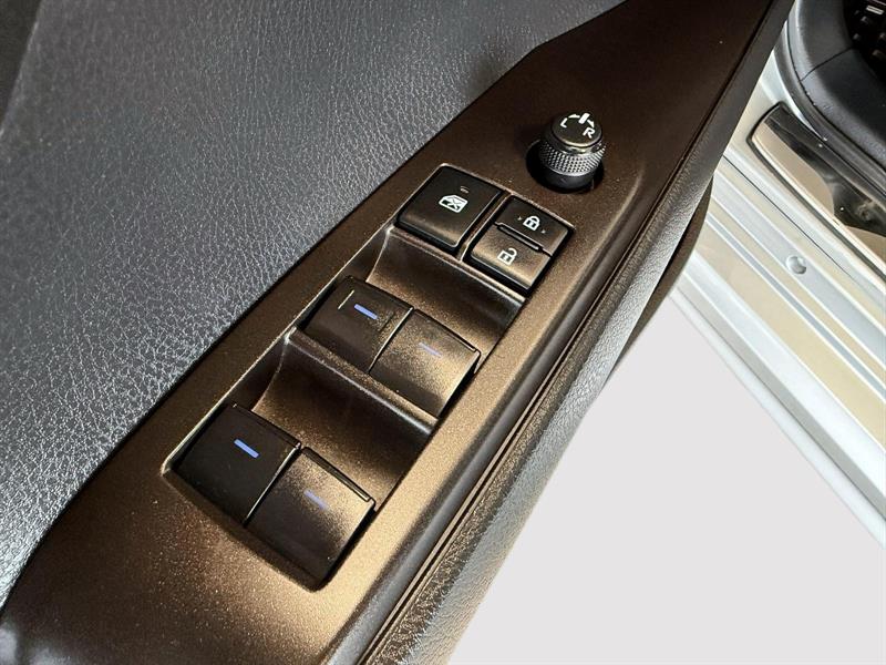 toyota Camry Hybrid 2022 - 22