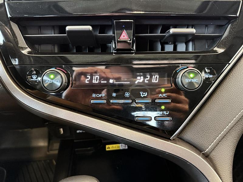 toyota Camry Hybrid 2022 - 26