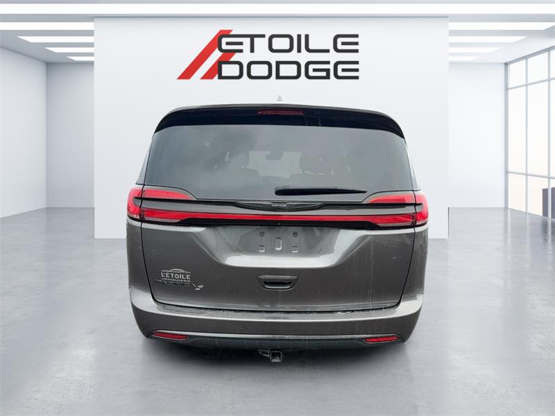 chrysler Pacifica 2022 - 3