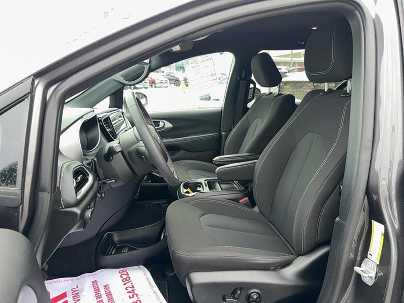 chrysler Pacifica 2022 - 8