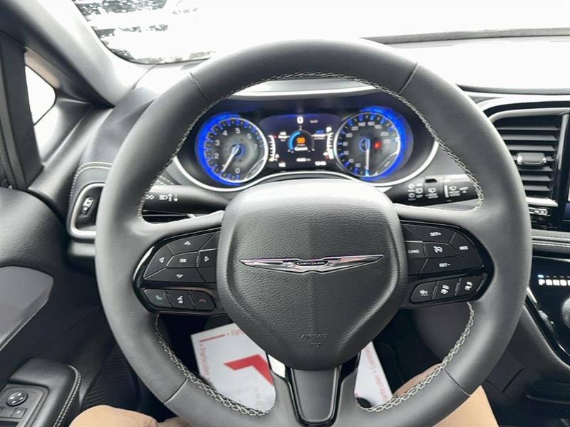 chrysler Pacifica 2022 - 13