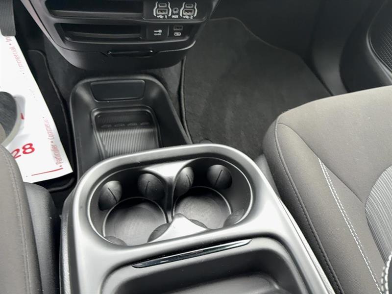 chrysler Pacifica 2022 - 17