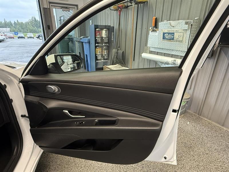 hyundai Elantra hybride 2022 - 14