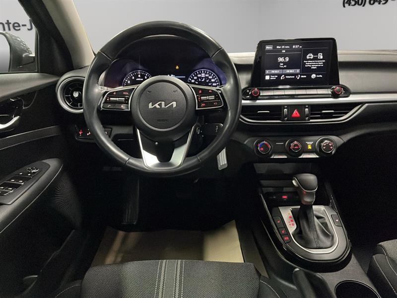 kia Forte 2022 - 13