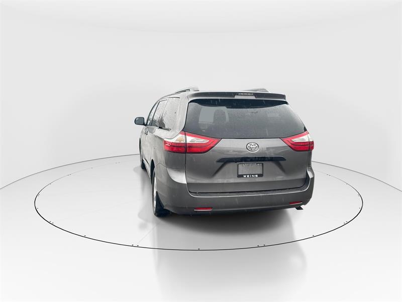 toyota Sienna 2015 - 7