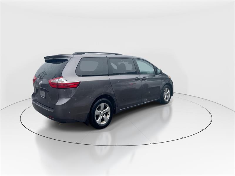 toyota Sienna 2015 - 9