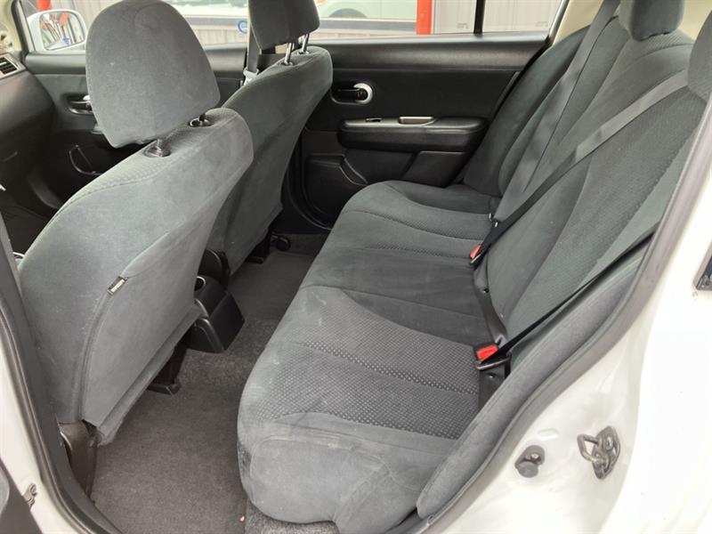 nissan Versa 2011 - 5