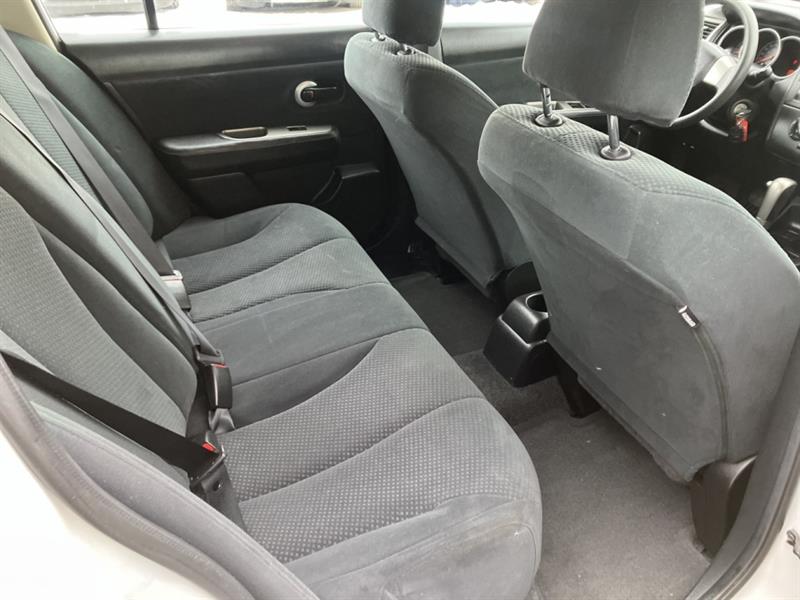 nissan Versa 2011 - 6