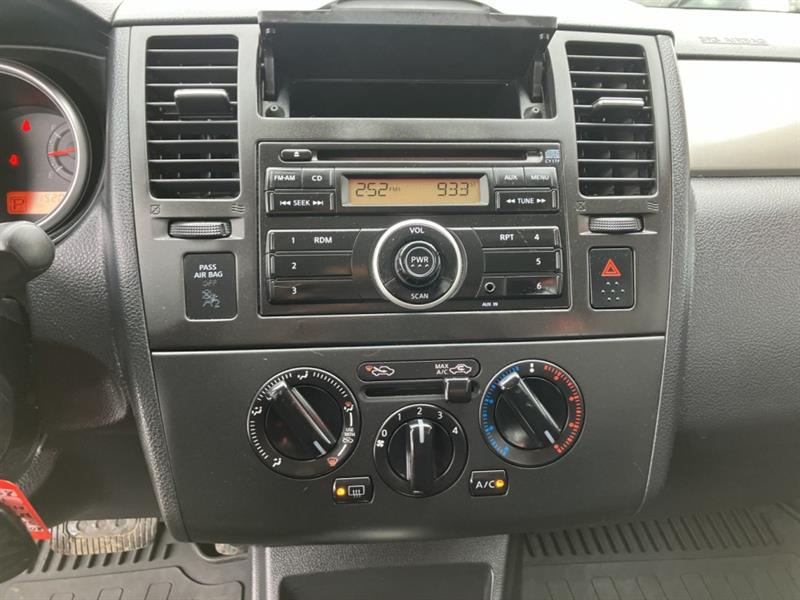 nissan Versa 2011 - 14