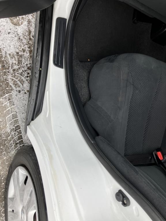 nissan Versa 2011 - 15