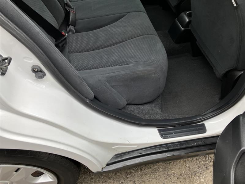 nissan Versa 2011 - 17