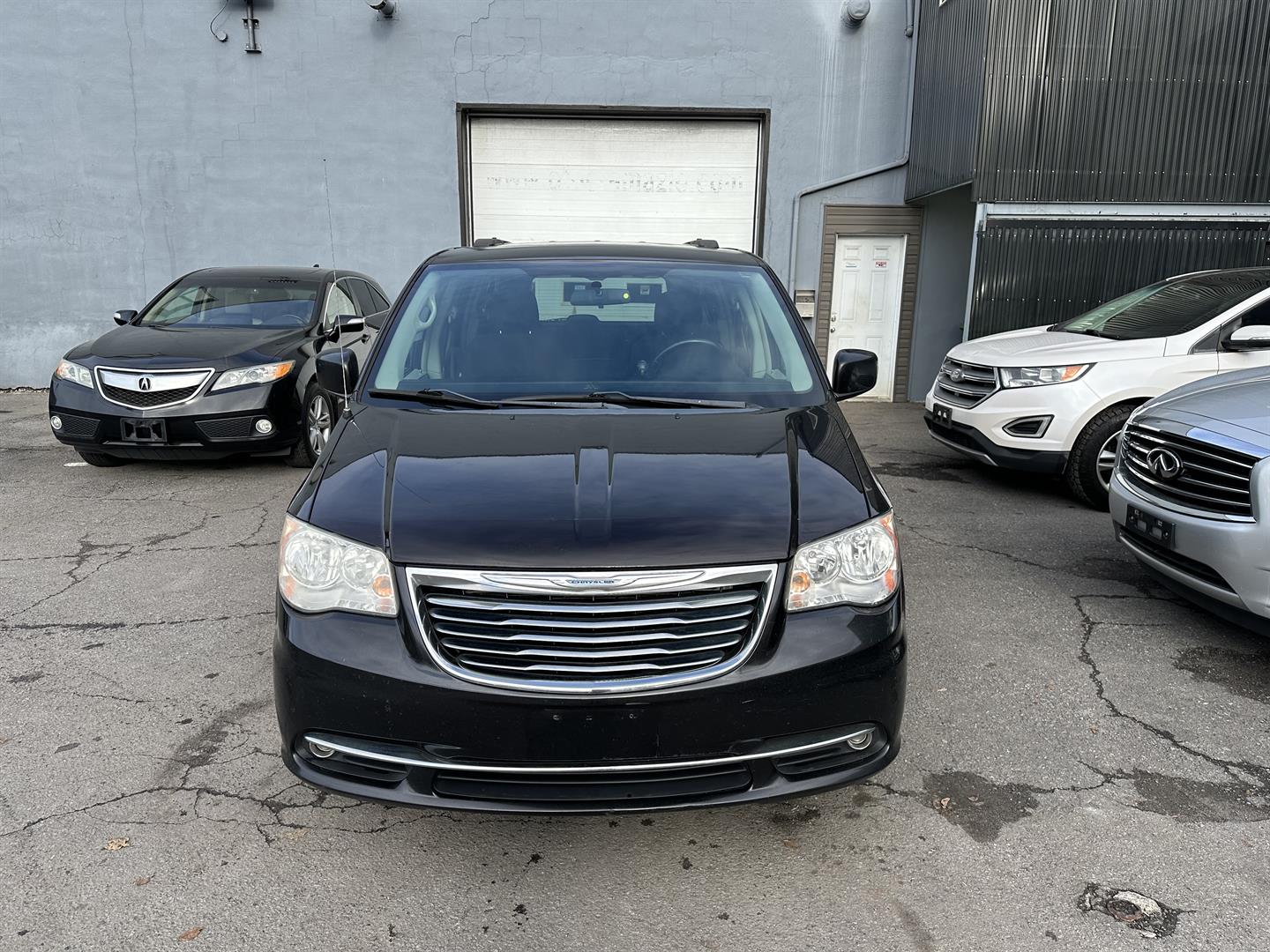 chrysler Town - Country 2014 - 9
