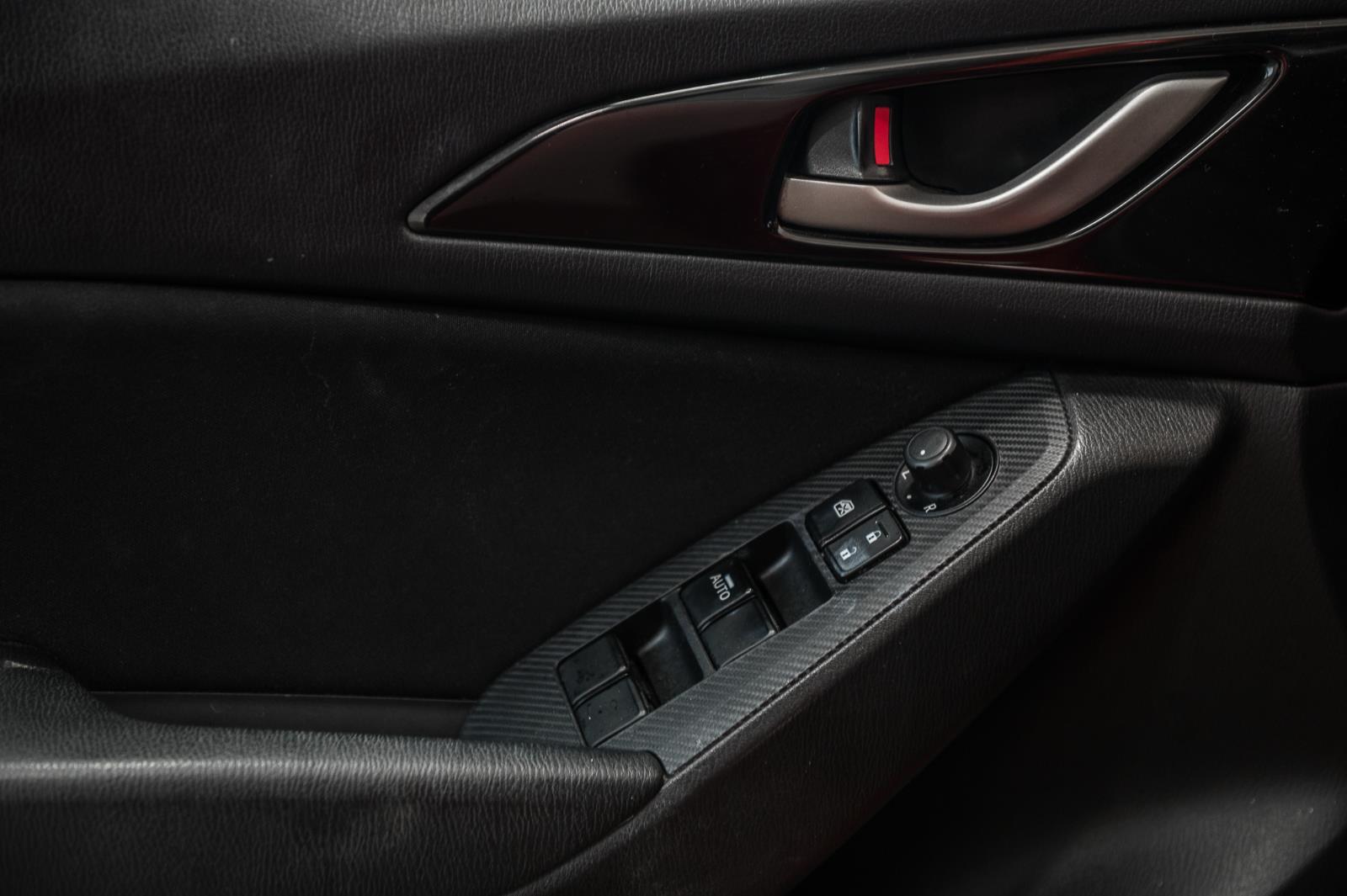 mazda Mazda3 2015 - 12