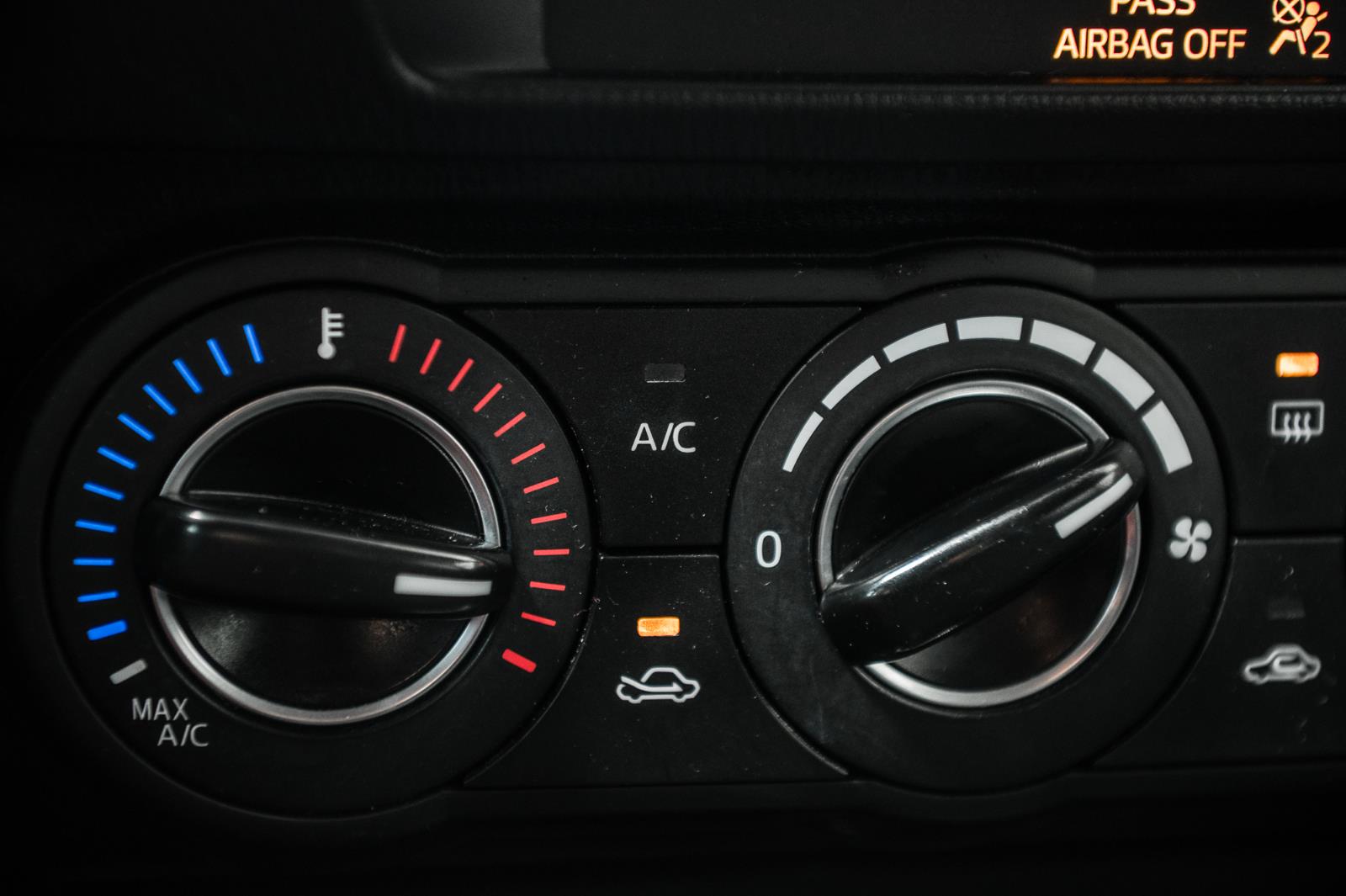 mazda Mazda3 2015 - 22