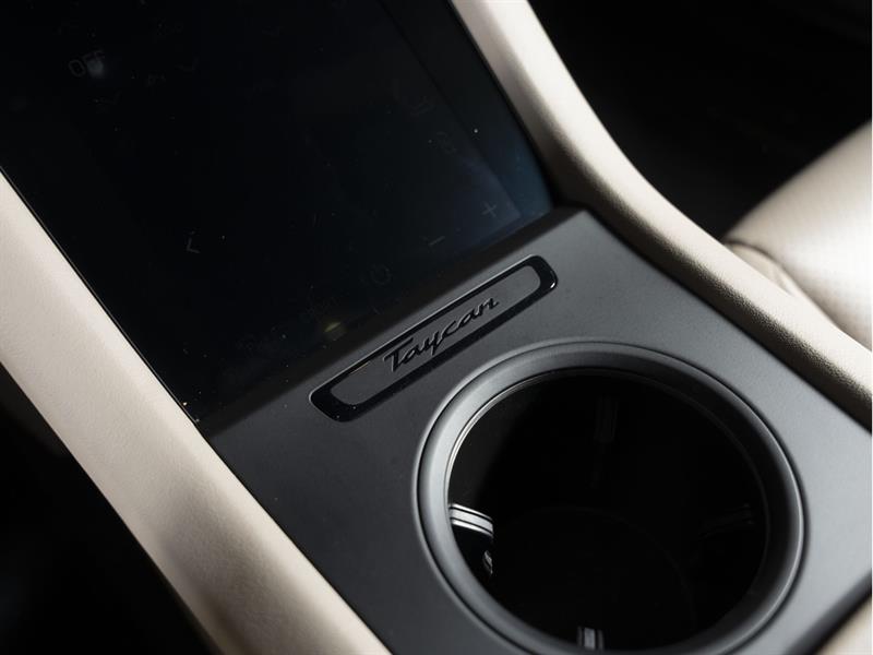 porsche Taycan 2023 - 28