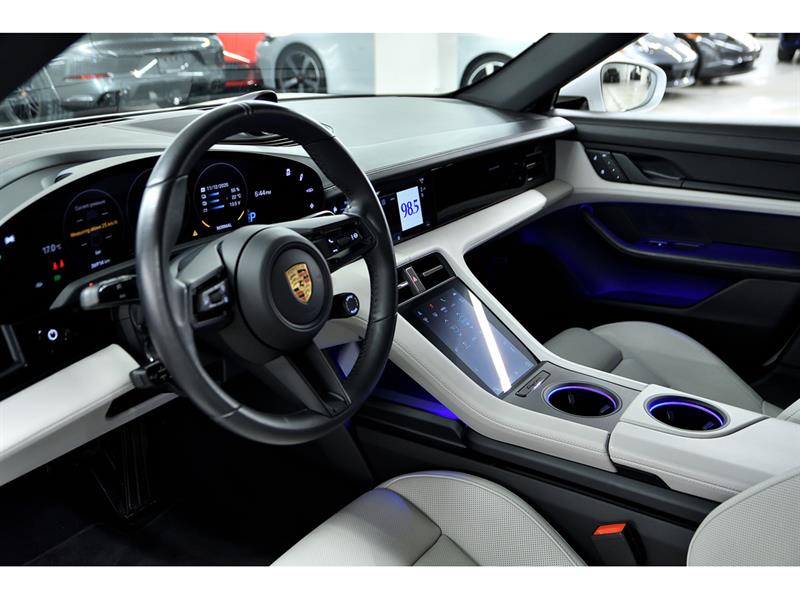 porsche Taycan 2023 - 12