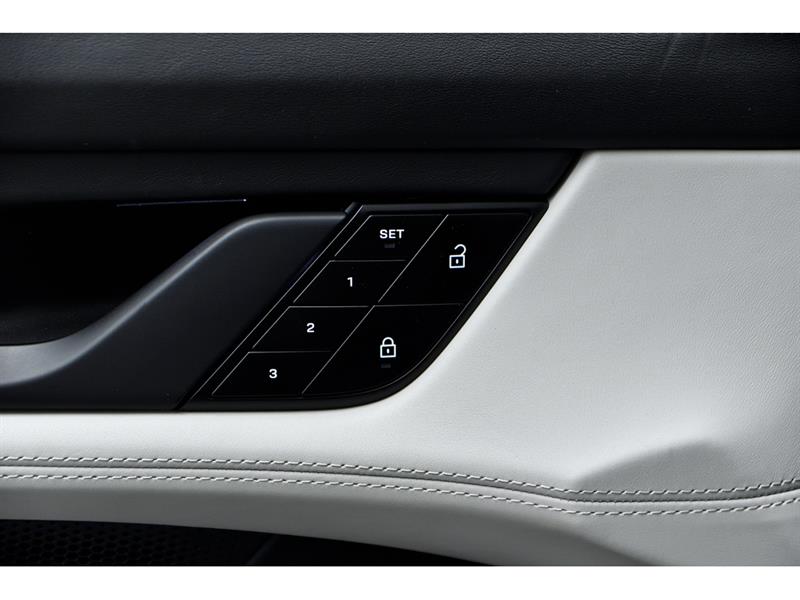 porsche Taycan 2023 - 28