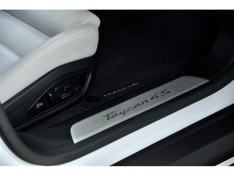 porsche Taycan 2023 - 32