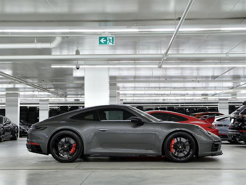 porsche 911 2024 - 2