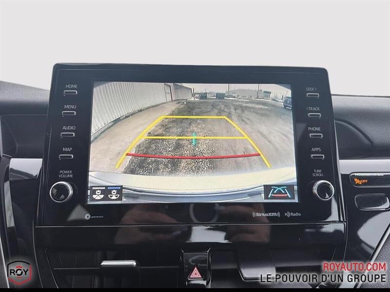 toyota Camry 2021 - 17