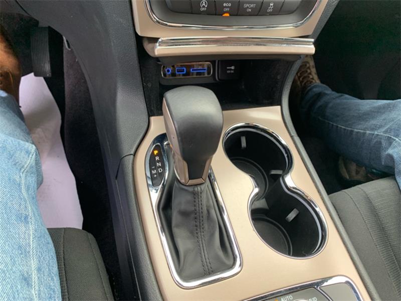 jeep Grand Cherokee 2016 - 24