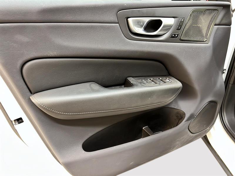 volvo XC60 2023 - 26