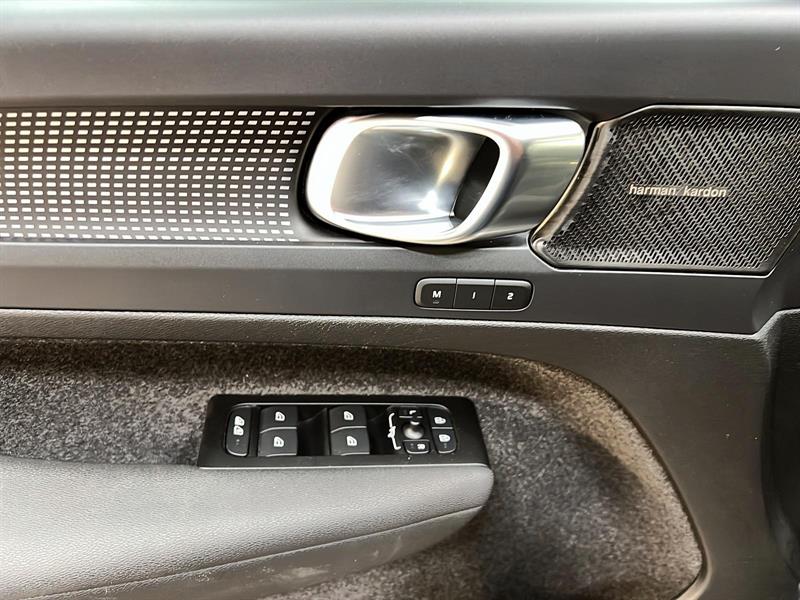 volvo XC40 2022 - 23