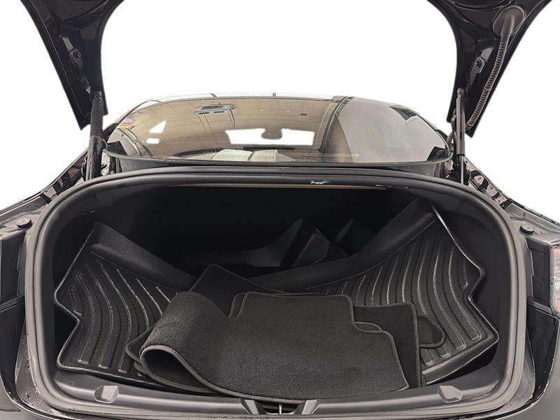 tesla Model 3 2022 - 11