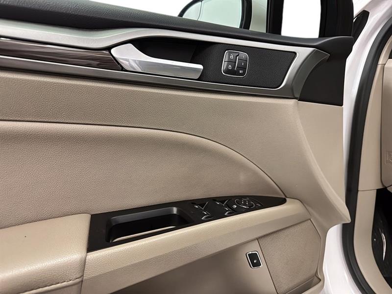 ford Fusion Energi 2017 - 13