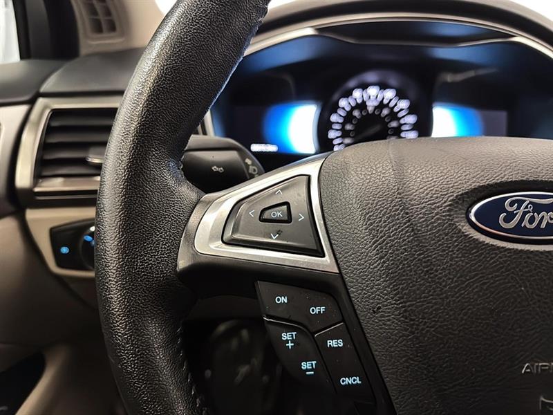 ford Fusion Energi 2017 - 26