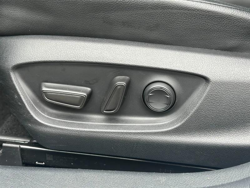 toyota Camry 2023 - 18