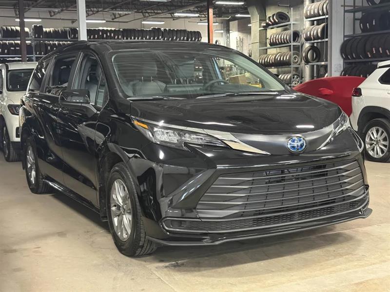 toyota Sienna Hybrid 2025