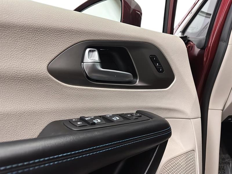 chrysler Pacifica 2021 - 17