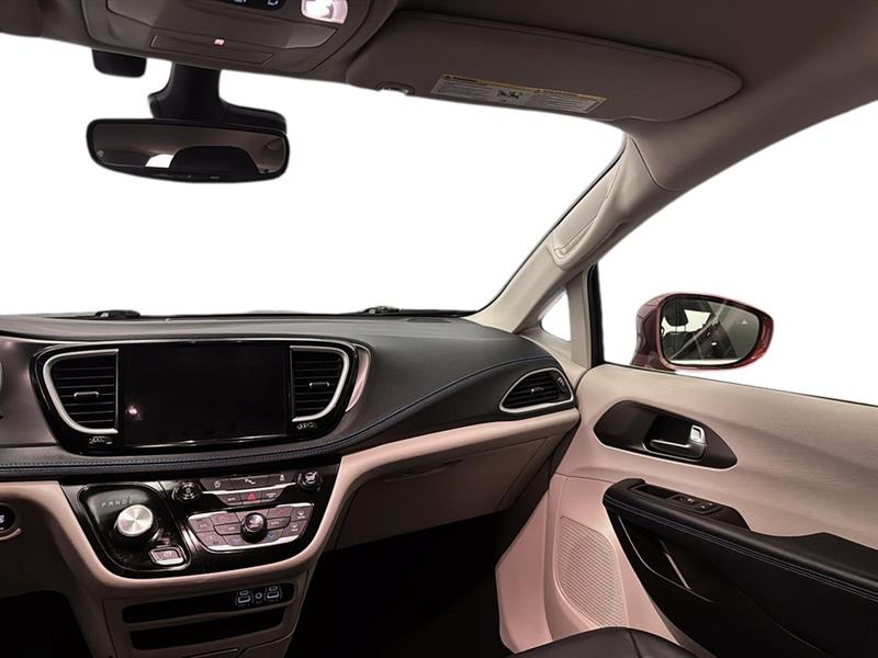 chrysler Pacifica 2021 - 32