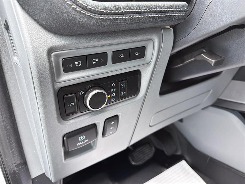 ford F-150 Lightning 2024 - 13