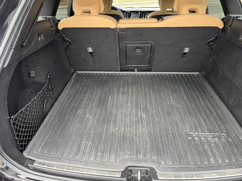 volvo XC60 2019 - 13