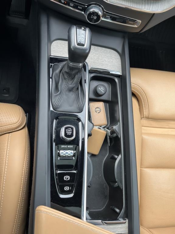 volvo XC60 2019 - 33