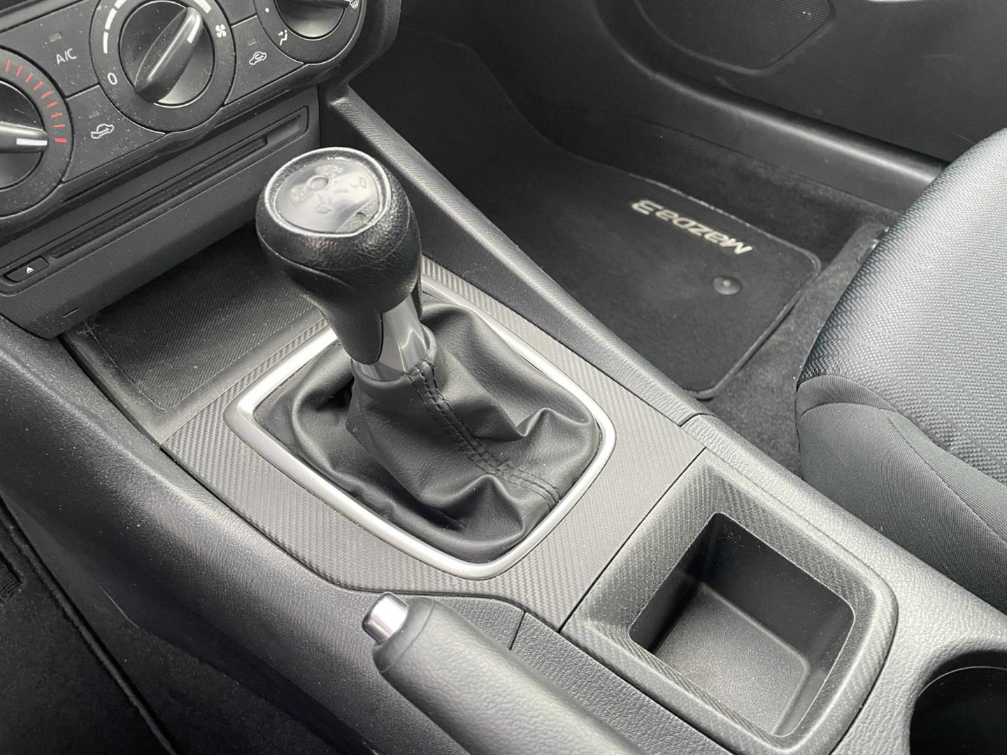 mazda Mazda3 2015 - 11