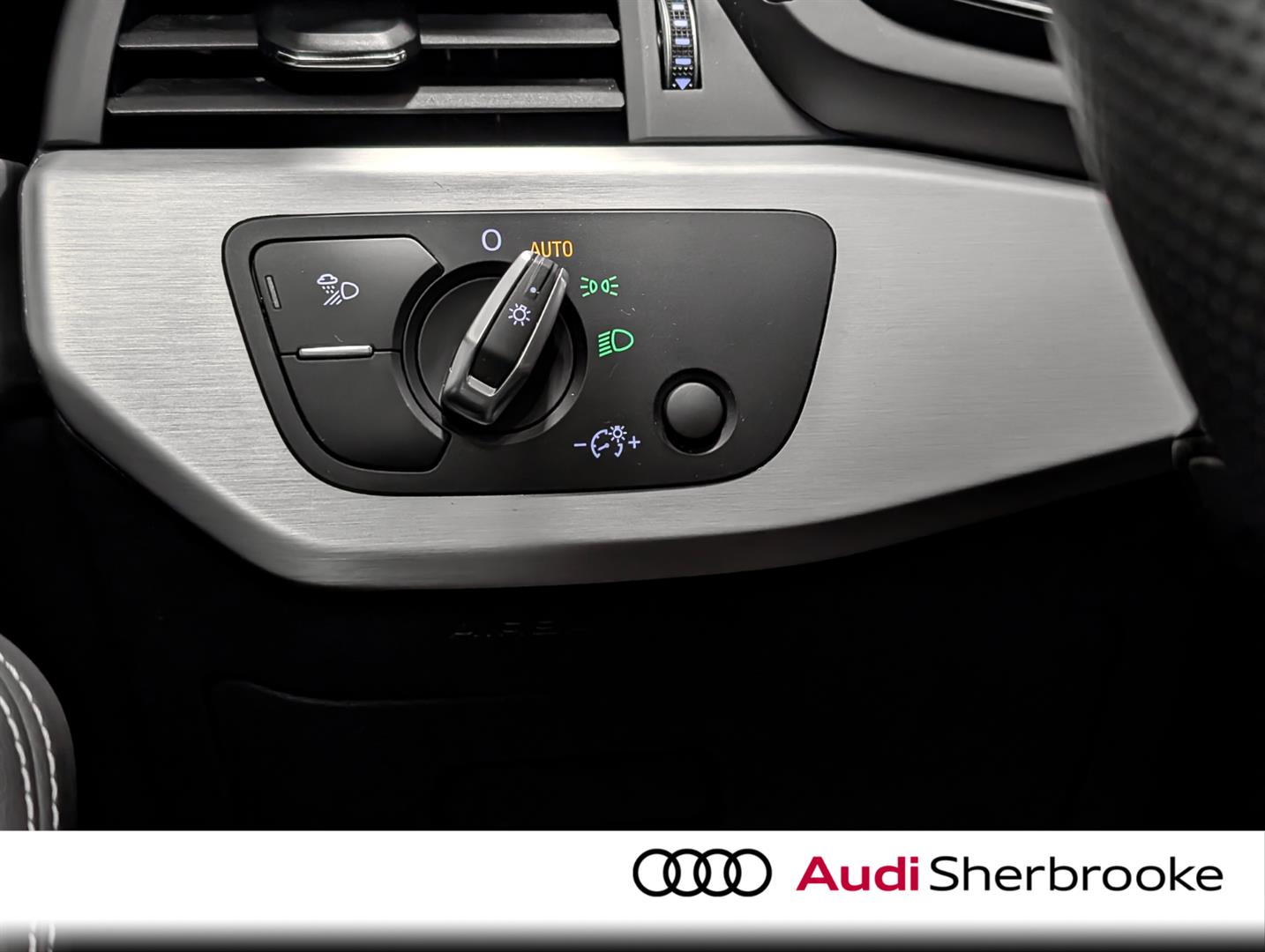 audi berline A4 2025 - 23