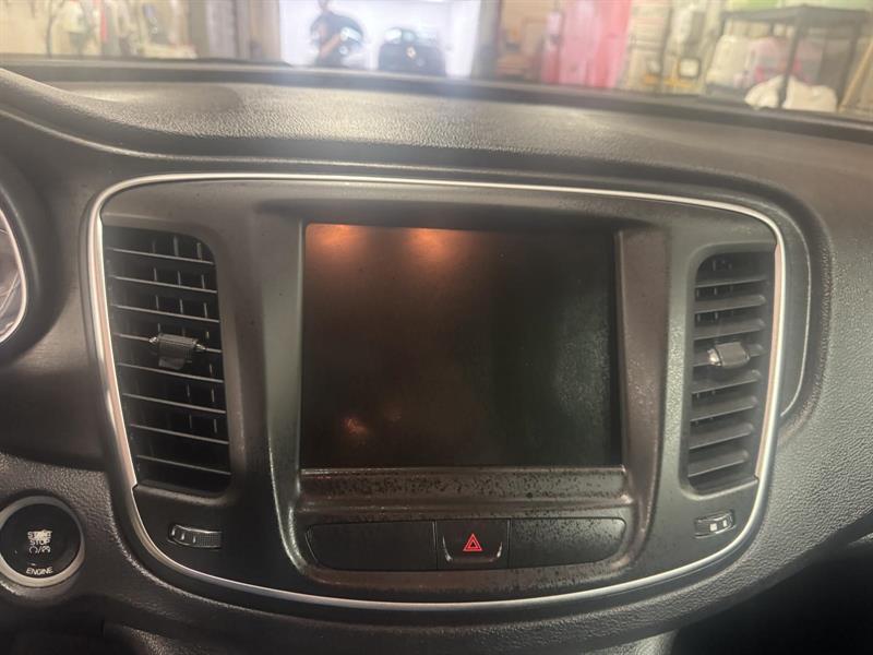 chrysler 200 2015 - 8