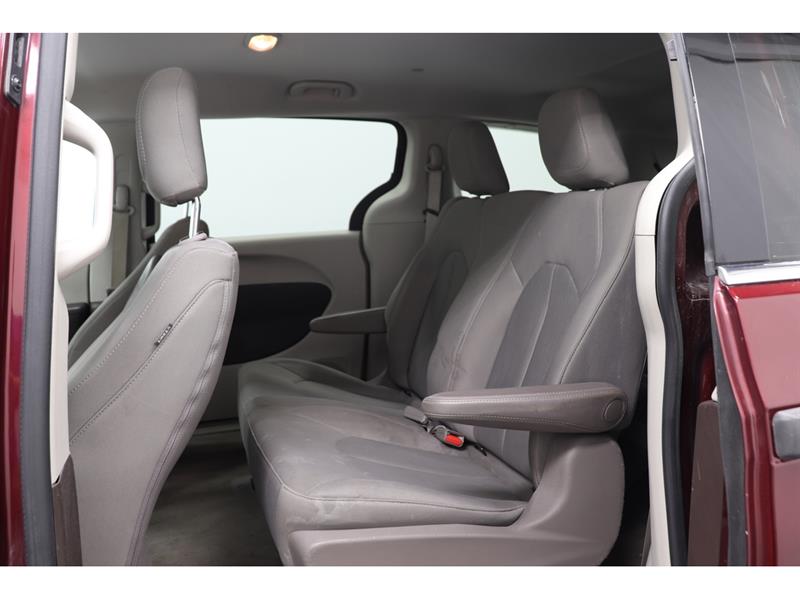 chrysler Pacifica 2018 - 17