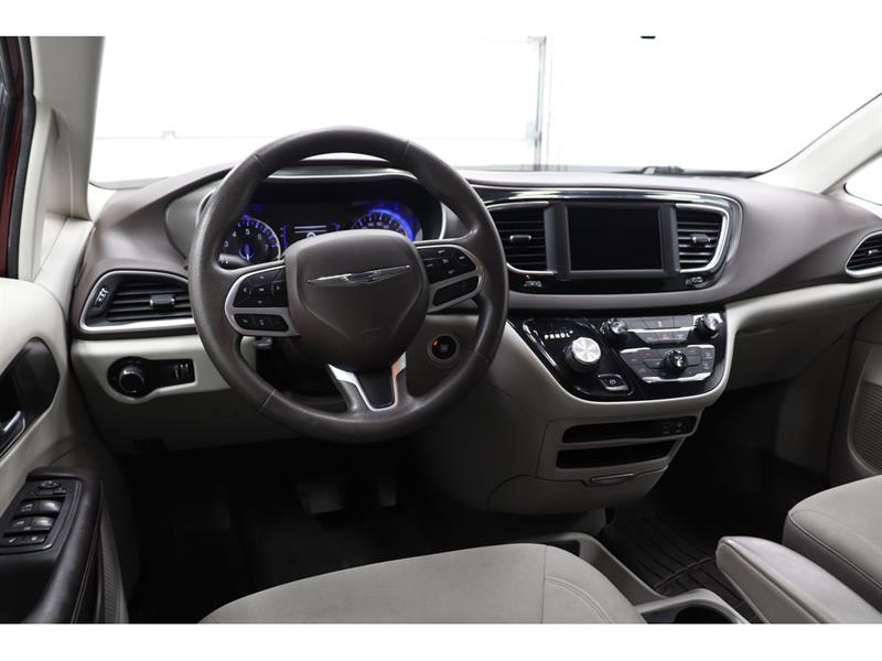 chrysler Pacifica 2018 - 18