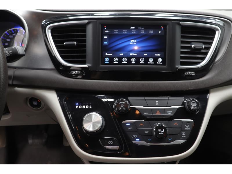 chrysler Pacifica 2018 - 24