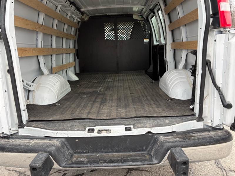 gmc Fourgonnette Savana utilitaire 2023 - 11