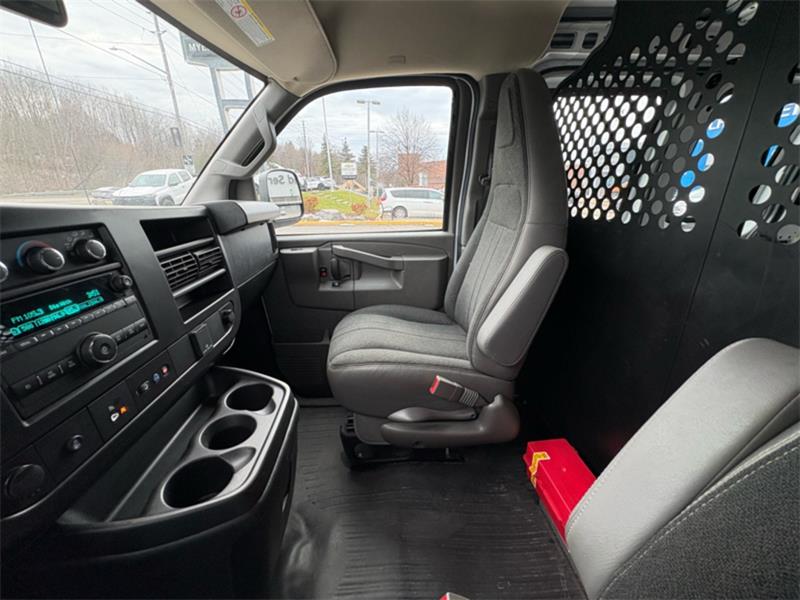 gmc Fourgonnette Savana utilitaire 2023 - 21