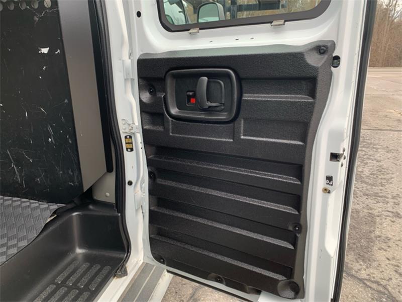 gmc Fourgonnette Savana utilitaire 2023 - 15