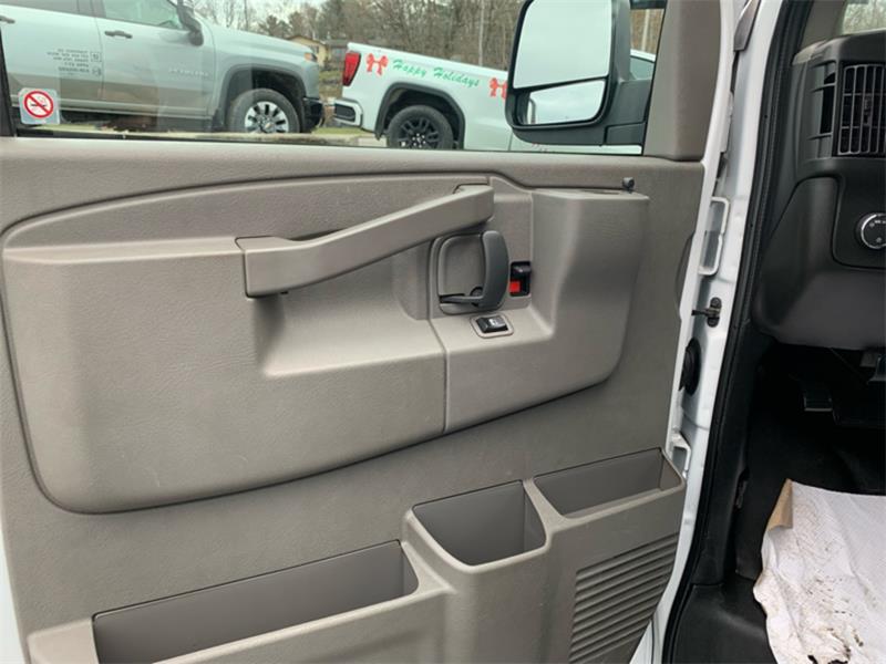 gmc Fourgonnette Savana utilitaire 2023 - 16