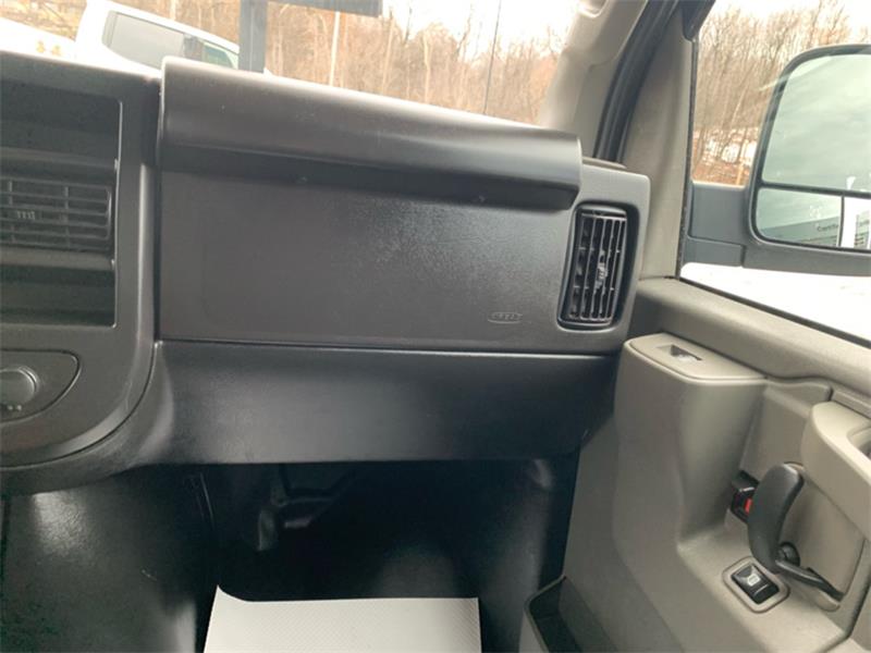 gmc Fourgonnette Savana utilitaire 2023 - 25