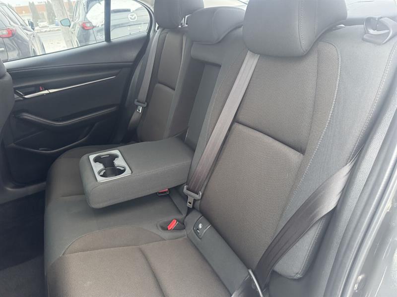 mazda Mazda3 2022 - 28