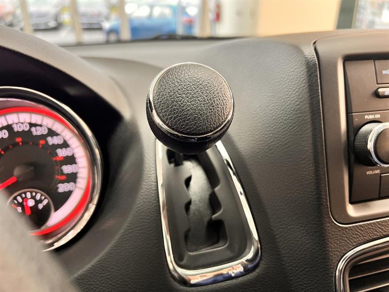 dodge Grand Caravan 2015 - 25